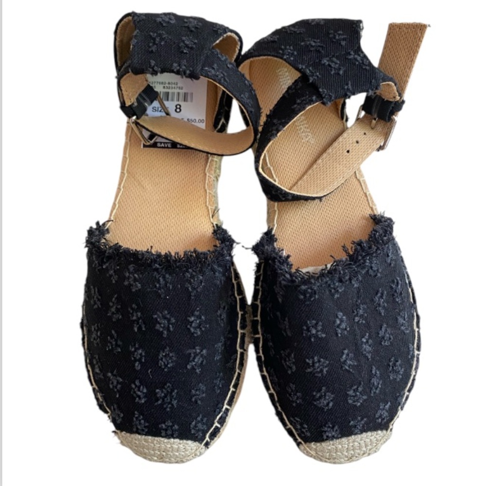 Minnetonka Black Espadrille Flats NWT Size 8